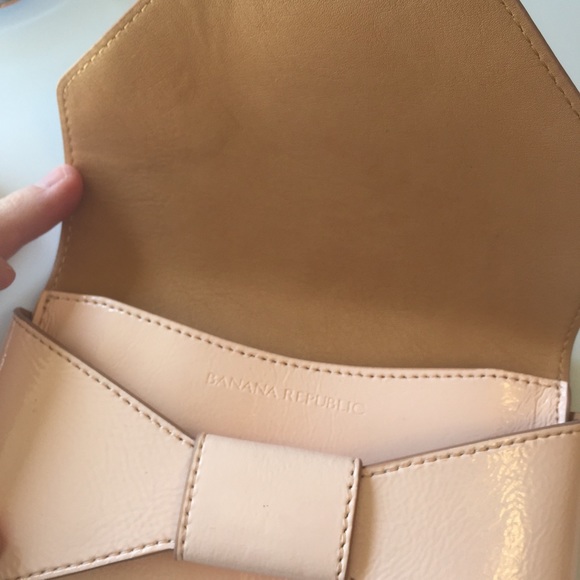 Banana Republic Handbags - Banana Republic | Blush Bow Card Holder