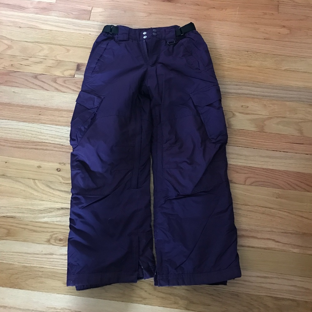 Snow pants.