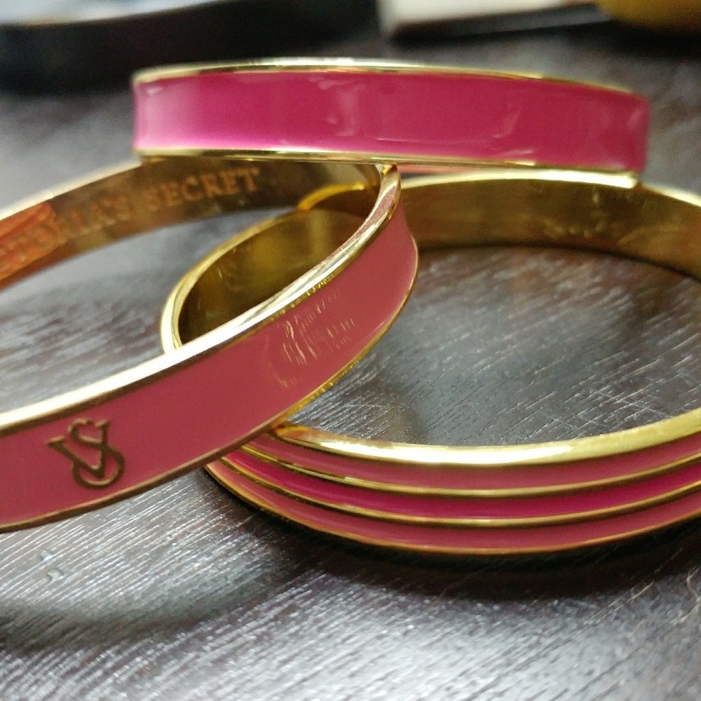 Victoria Secret Bangle Set