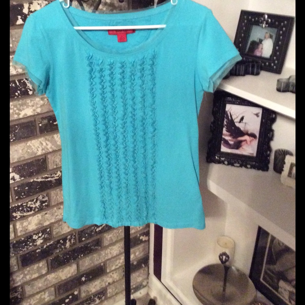 Nwot turquoise blue shirt sleeve top!