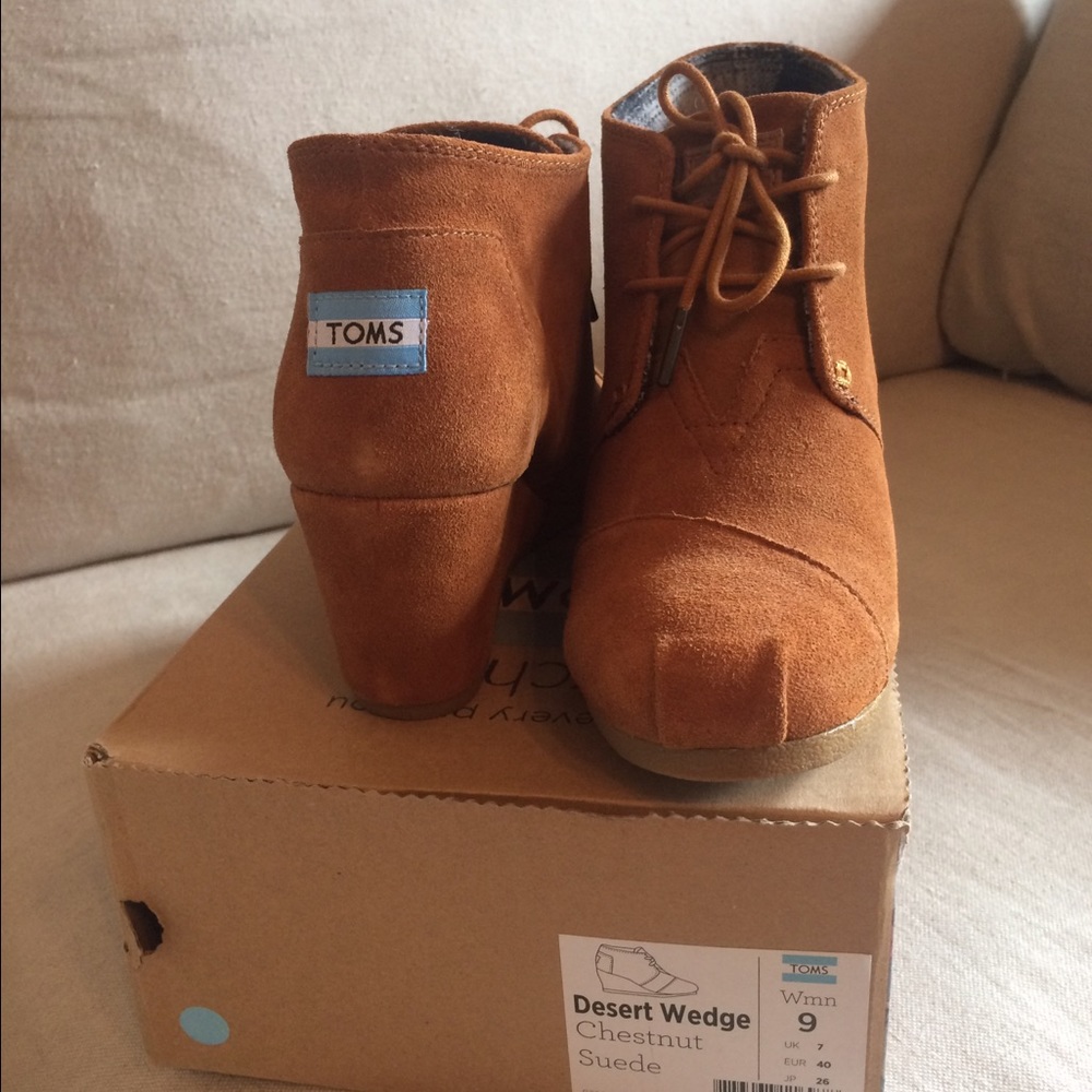 Toms Desert Wedge Bootie - Chesnut. Size 9.