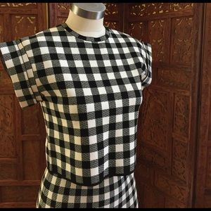 *1 LEFT* KEMPNER Annie sweater crop top and skirt