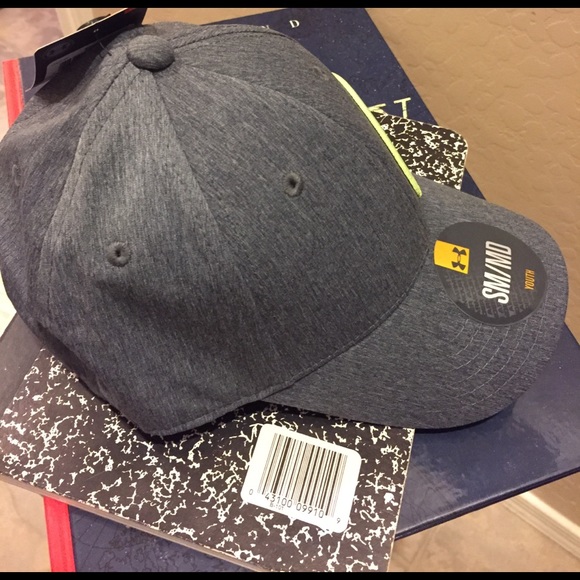 ⬇️PRICE DROP⬇️ ONLY ONE LEFT!  Armour Youth Cap - Picture 3 of 5