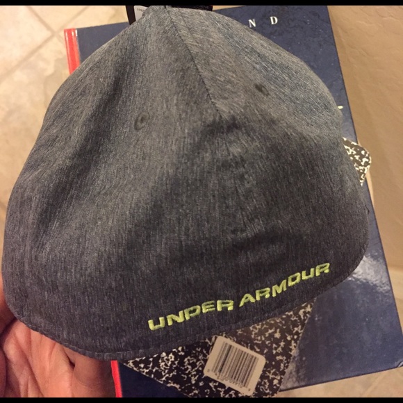 ⬇️PRICE DROP⬇️ ONLY ONE LEFT!  Armour Youth Cap - Picture 4 of 5