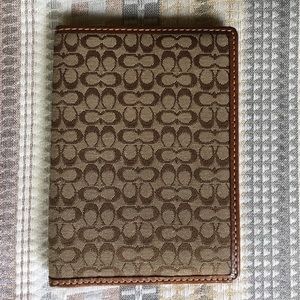 🌎 Coach Passport Holder ✈️
