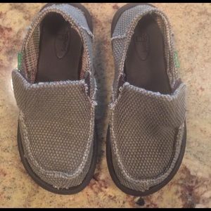 Sanuk shoes