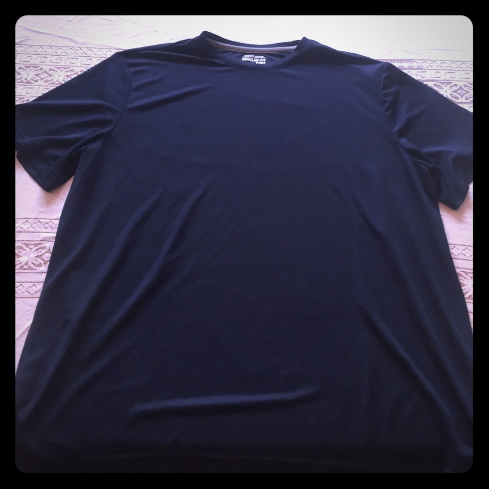 Men's moisture wicking t-shirt