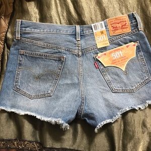 ❤️Levi's shorts❣️