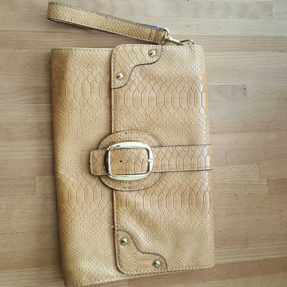 Clutch purse