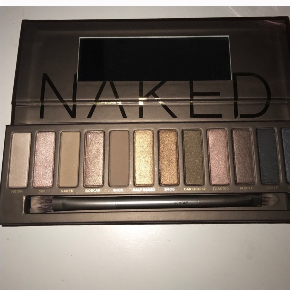 🎨 Urban Decay Naked Palette✨