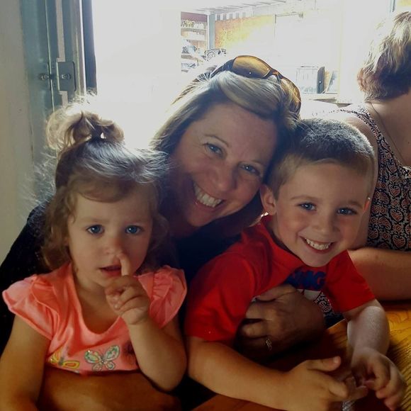 Meet your Posher, Lisa - Picture 1 of 1