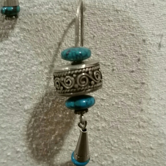 Earrings - Picture 2 of 4