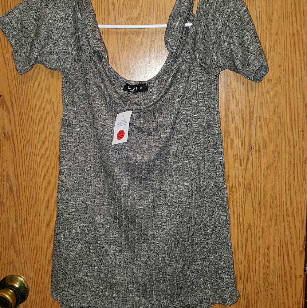 Grey top