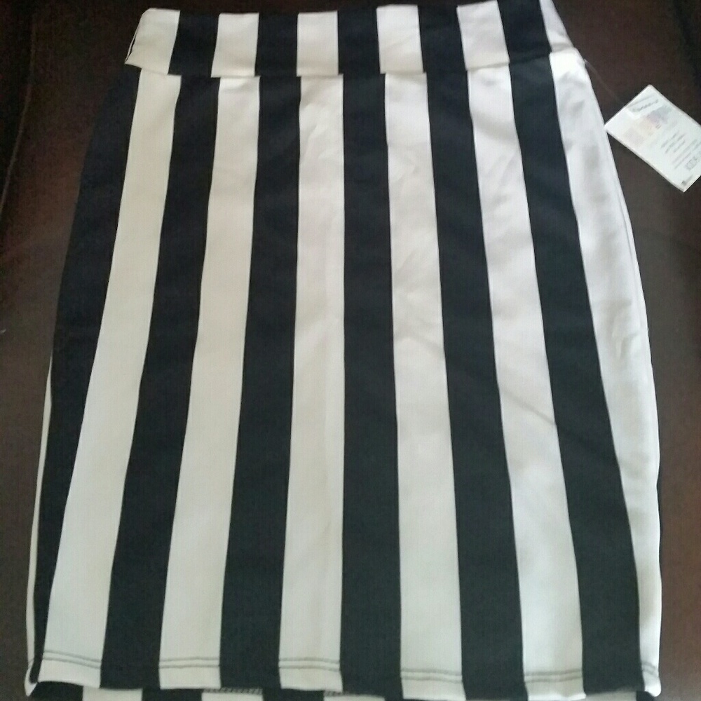 Lularoe Girls Cassie skirt