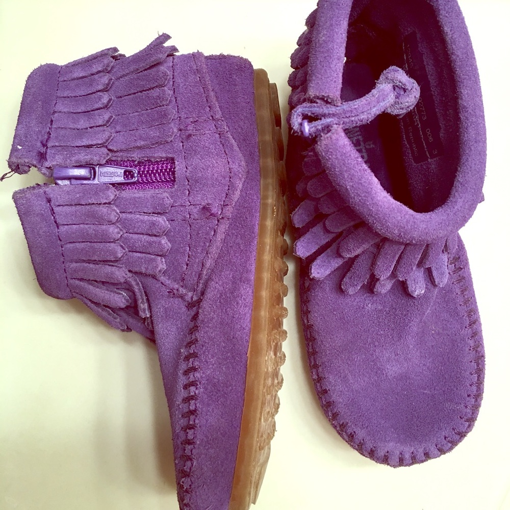 Minnetonka Mocc Booties Size 6