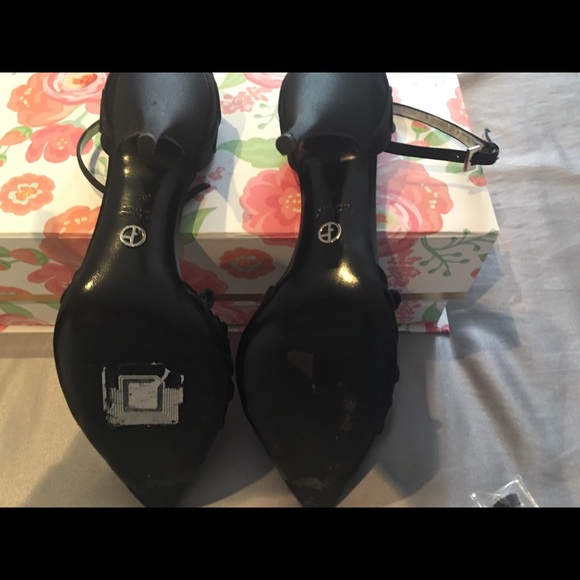 Giorgio Armani High Heel Shoes-Size 9 - Picture 5 of 8