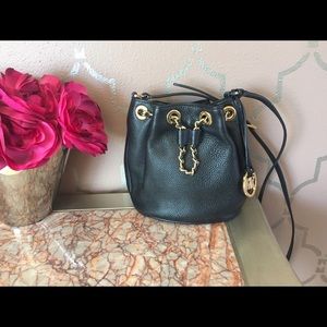 Michael Kors Bucket Crossbody Mini