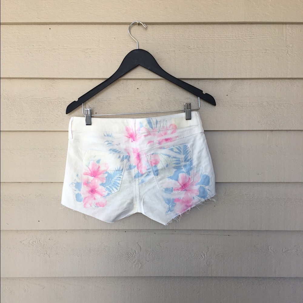 Sold Design Lab Shorts - Picture 2 of 4