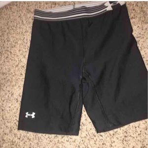 XS under armour compression shorts