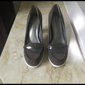 Kenneth Cole Suede Gray heels