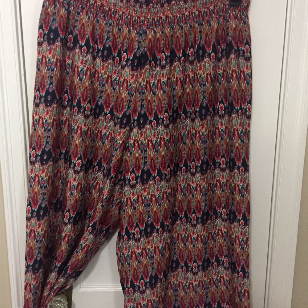 Cato's silky cropped palazzo pants