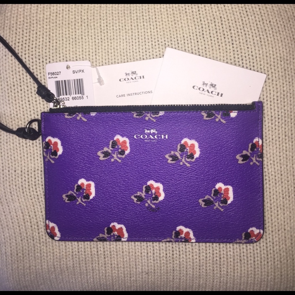 🔥 NWT authentic coach wristlet