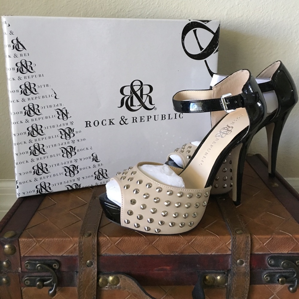 ⭐️NIB⭐️ Still debating if I should get rid of.....