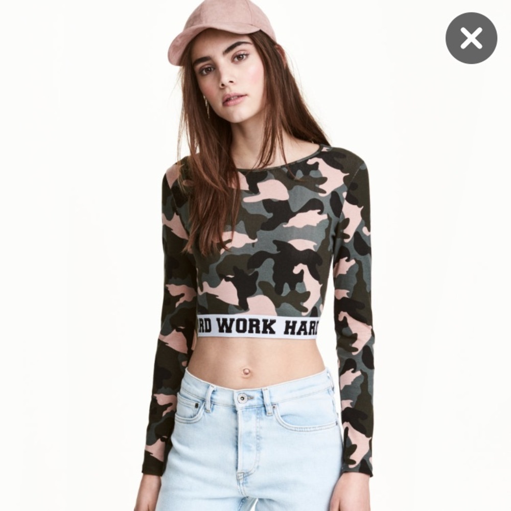 🖤H&M Camo WORK HARD PLAY HARD top🖤