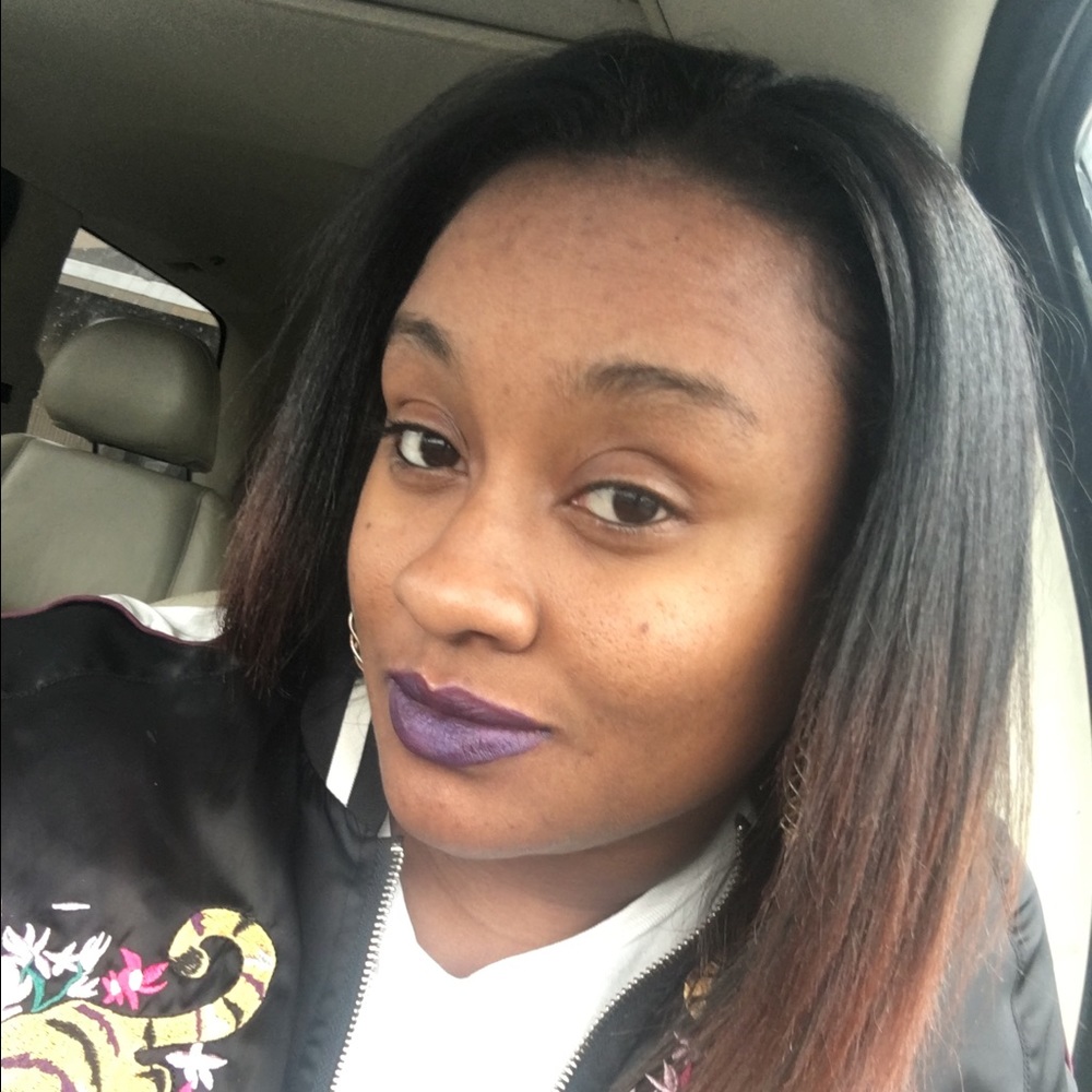 Meet your Posher, Lakisha