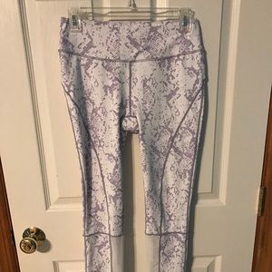 White/Grey print running tights