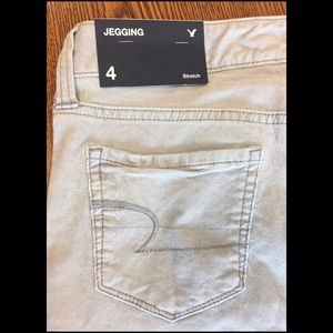 AEO Light Grey Jegging NWT