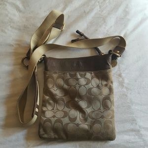Cross body Coach purse