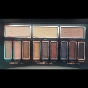 It Cosmetics Superhero Eyeshadow Palette