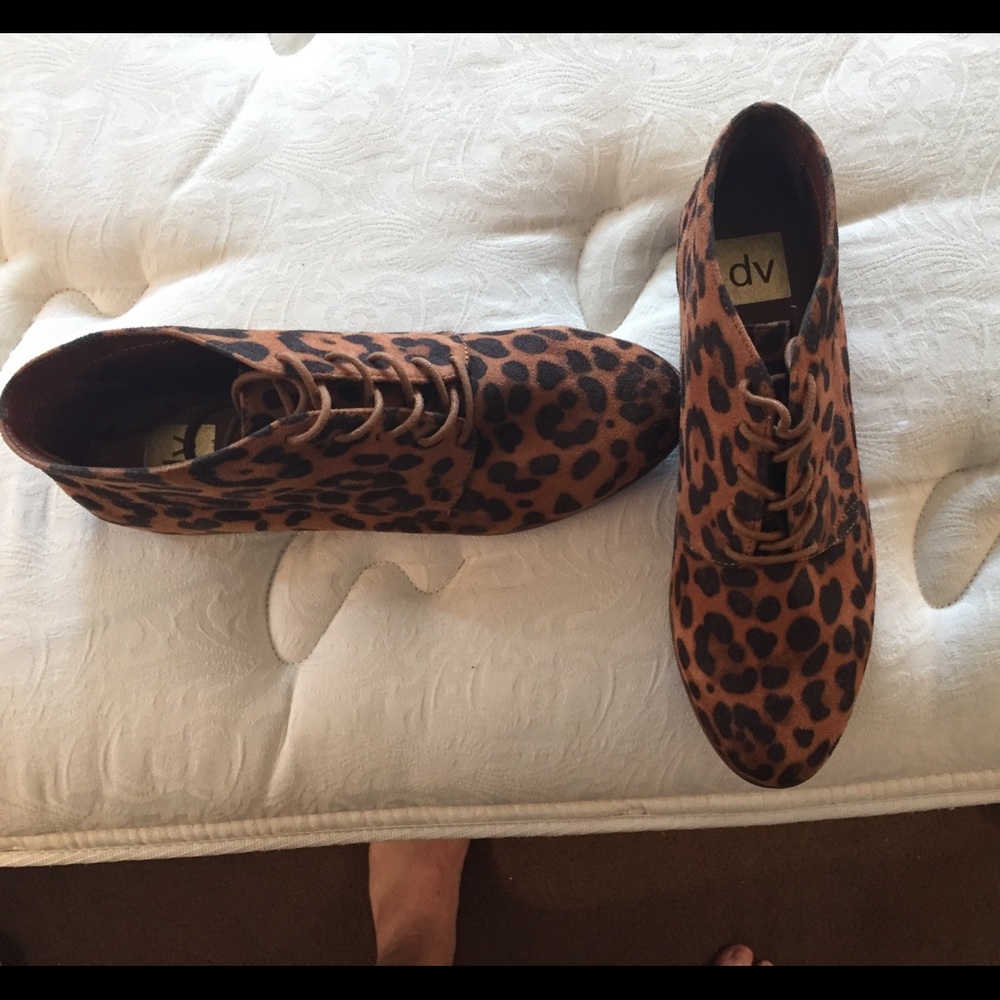 Leopard Chukkas