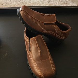 Boy's brown dress shoes