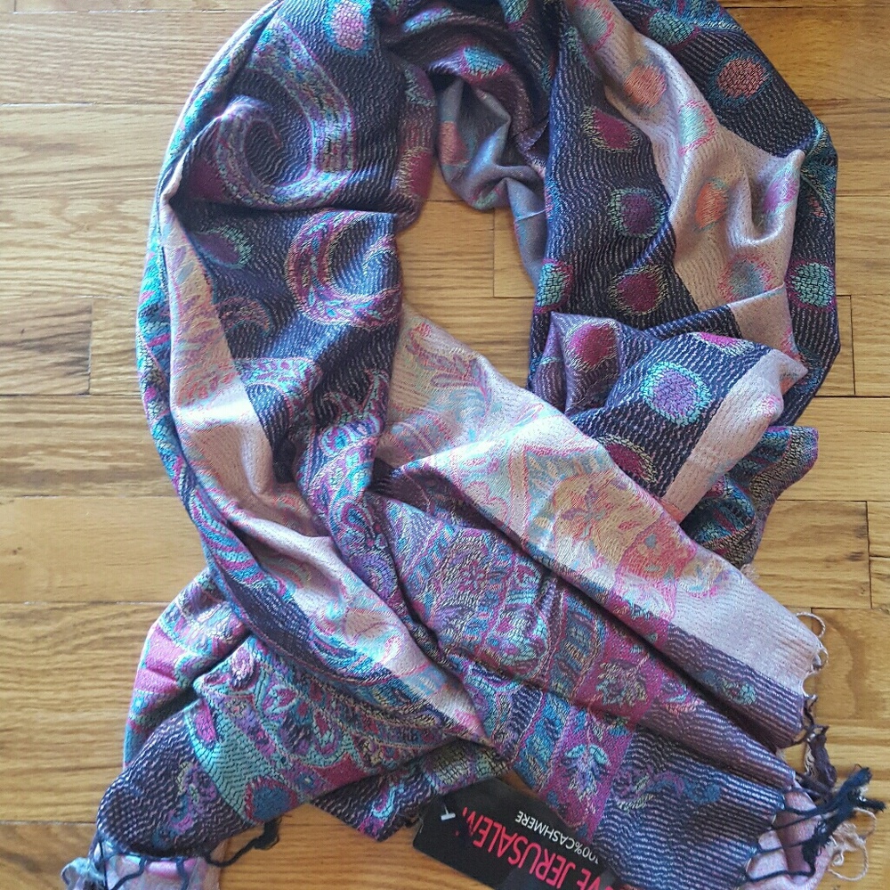 VERY UNIQUE cashmere scarf