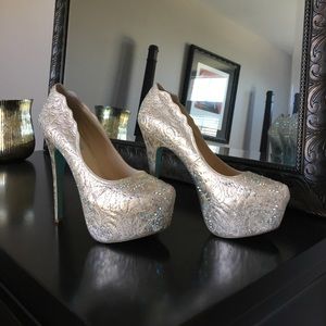NWT Betsy Johnson platform gold and crystal heel