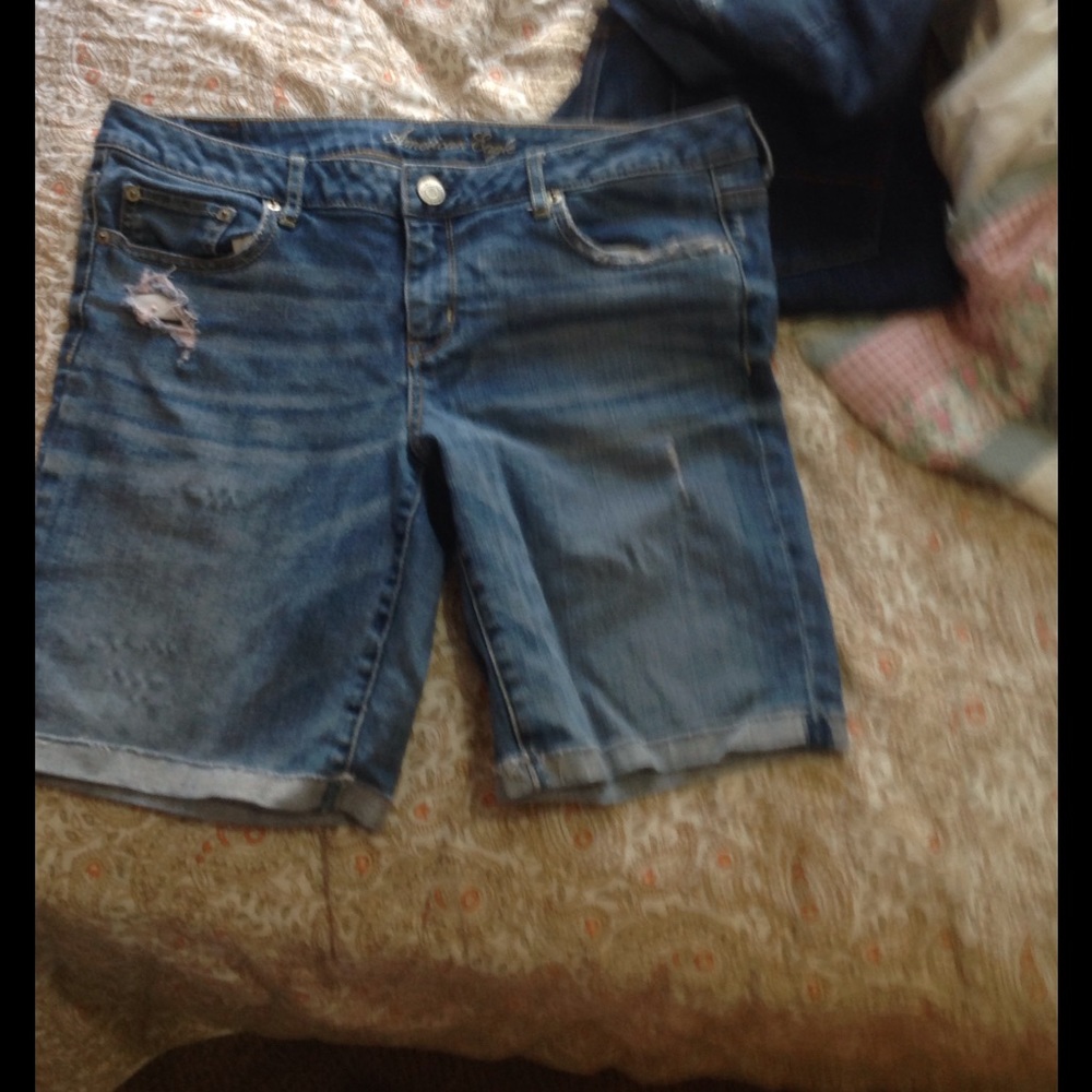 AEO Bermuda shorts