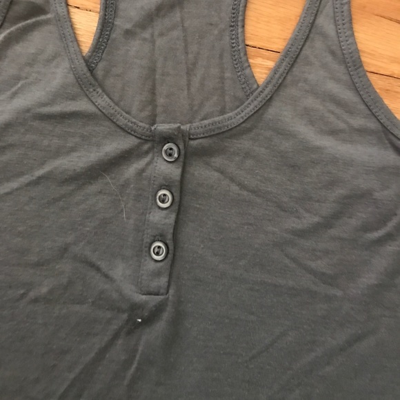 Gray tank - Picture 2 of 4