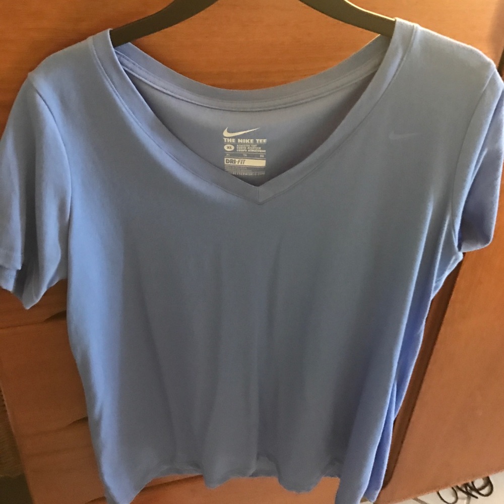 Nike gym shirt