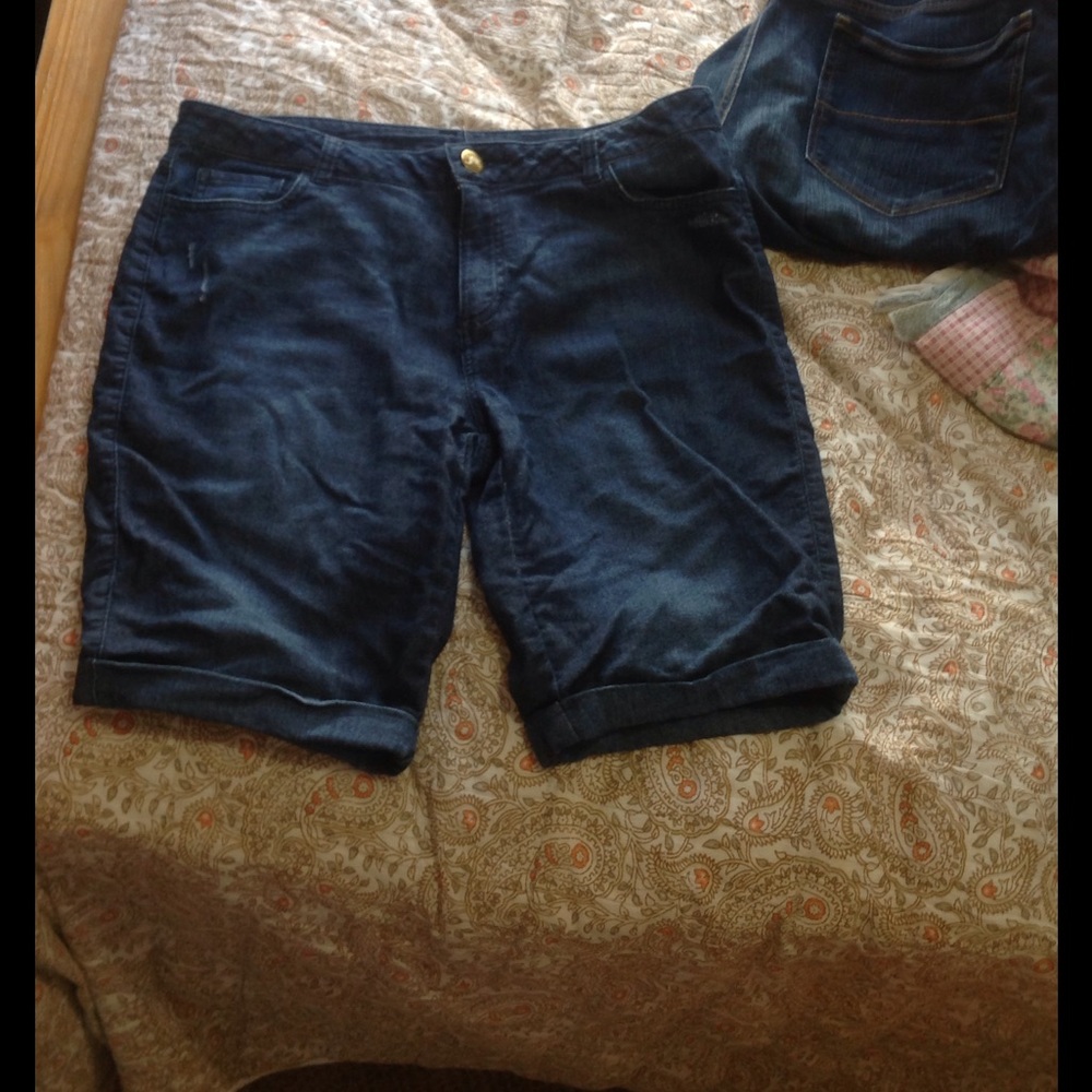 Juicy Couture thin jean shorts