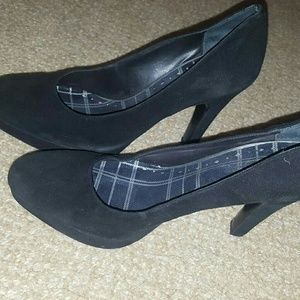 BCBG Suede Heels size 8