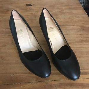Ladies black pumps