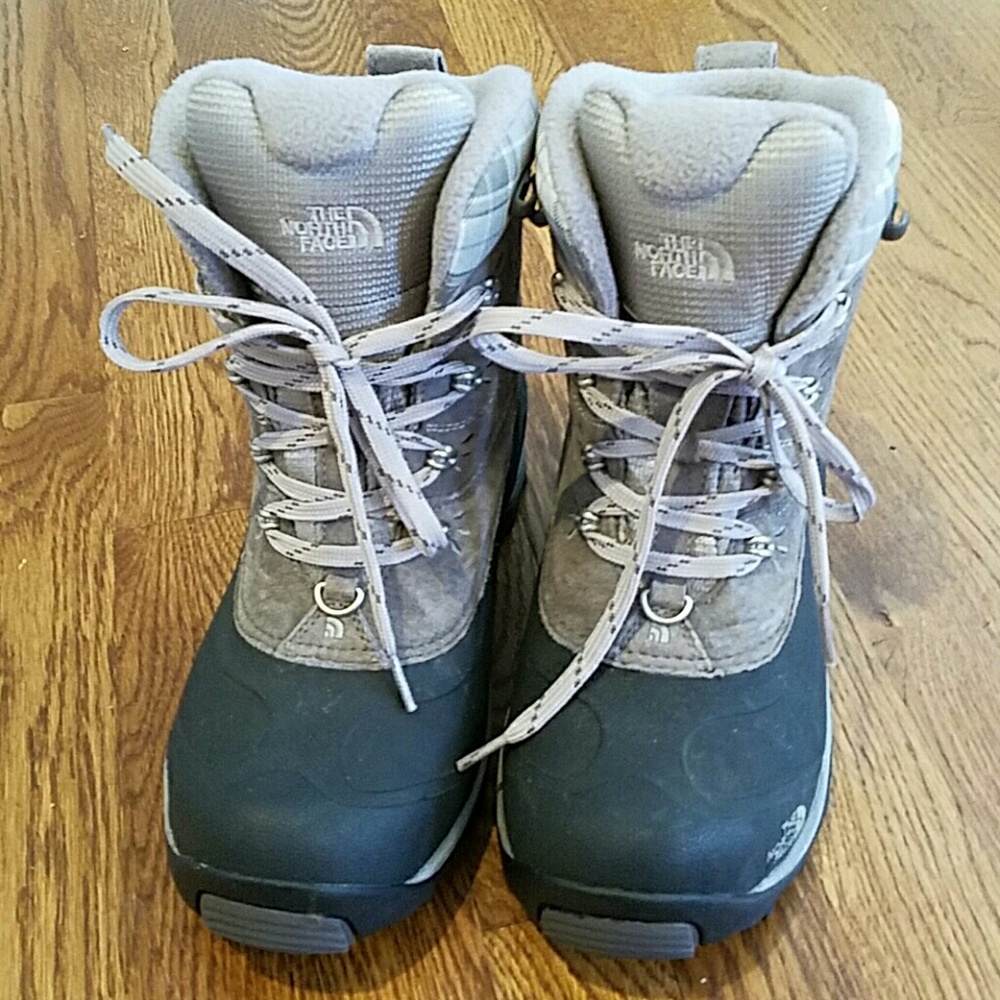 North Face women's snow boots, size 8