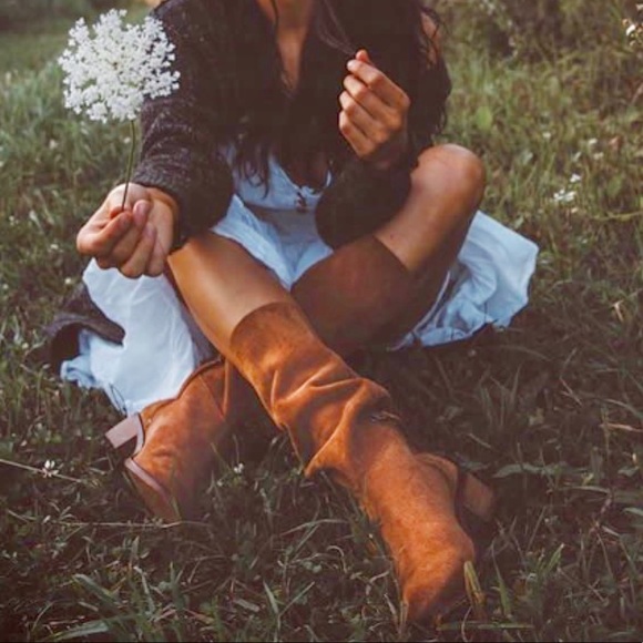 Leather Distressed Burnished Knee High Boots - Picture 2 of 6