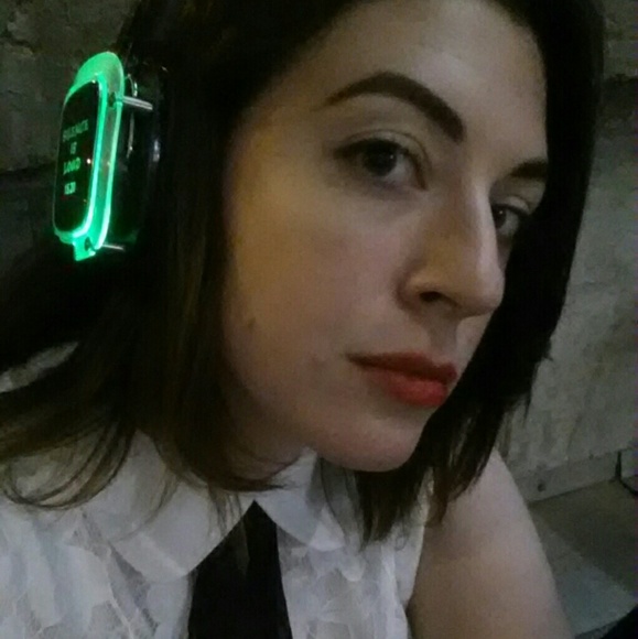 Meet your Posher, Katie - Picture 3 of 3