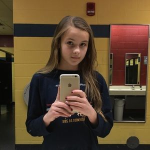 Meet your Posher, Makayla