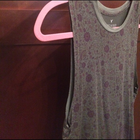 cute scoop neck tank top with low arm holes - Picture 2 of 3