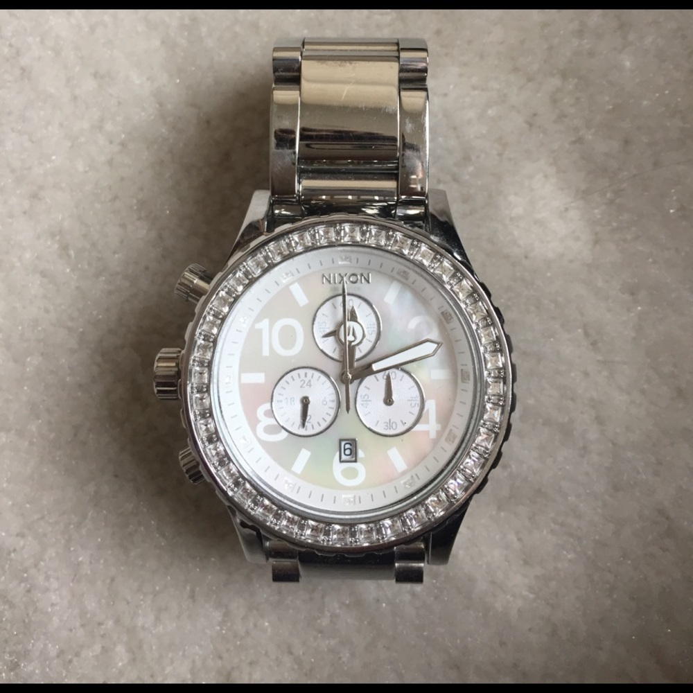 Silver Opal Nixon 42-20