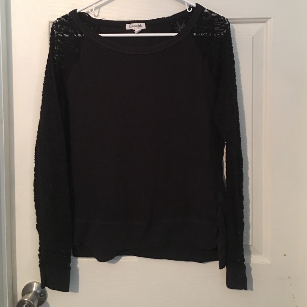 Lace sleeve Aeropostale shirt